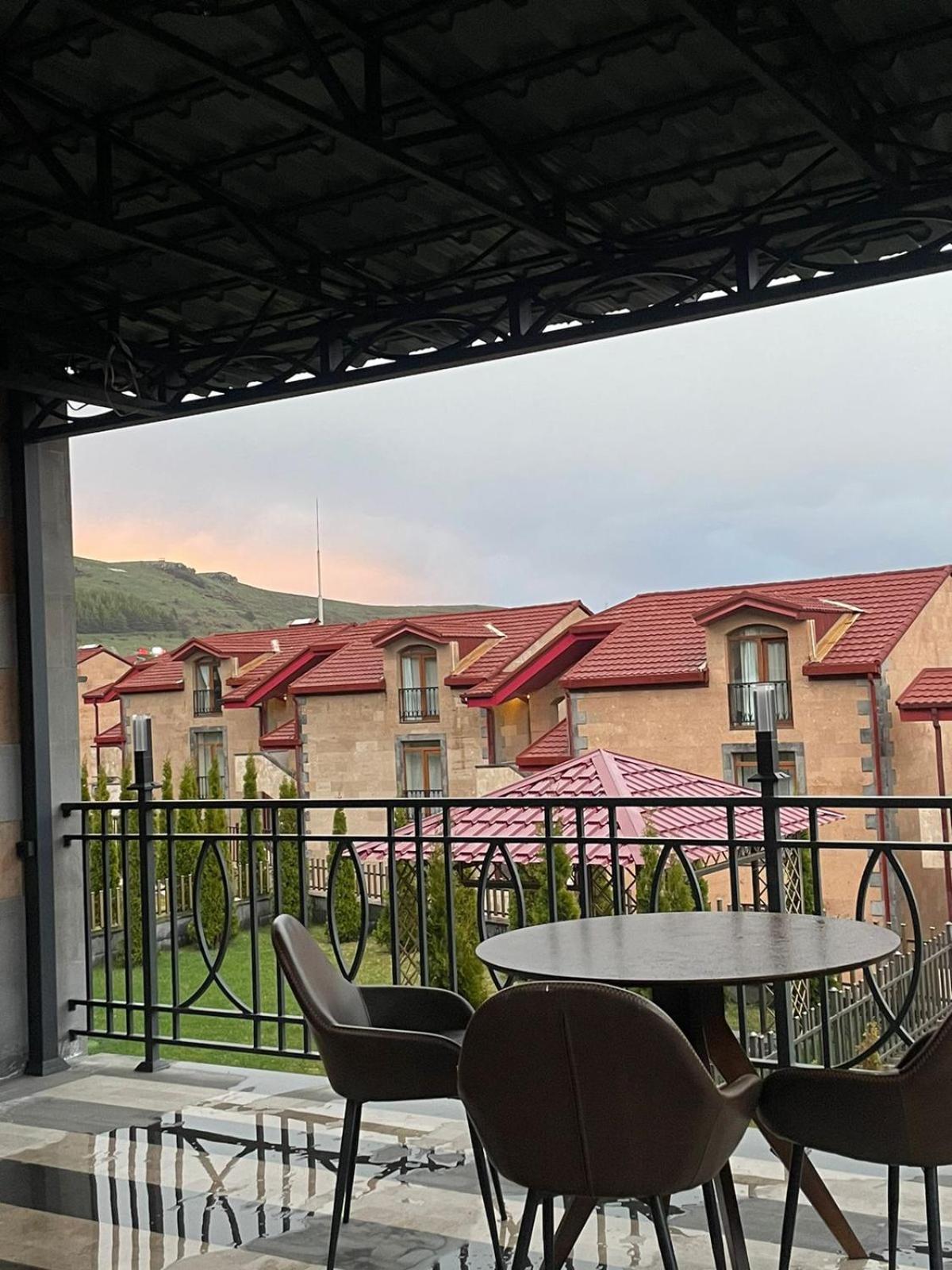 Marrone Hotel Tsaghkadzor Exterior foto